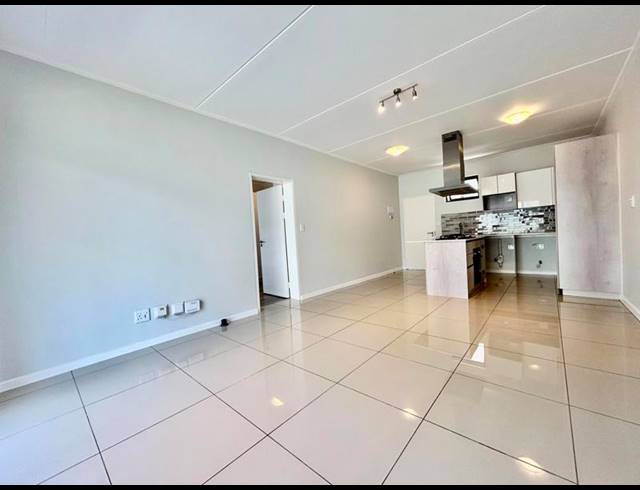 3 BEDROOM APARTMENT FOR SALE IN BRYANSTON